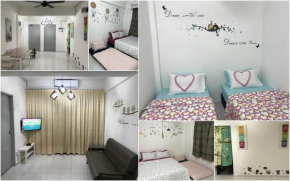 Отель Comfy Hut Melaka Homestay  Мелака